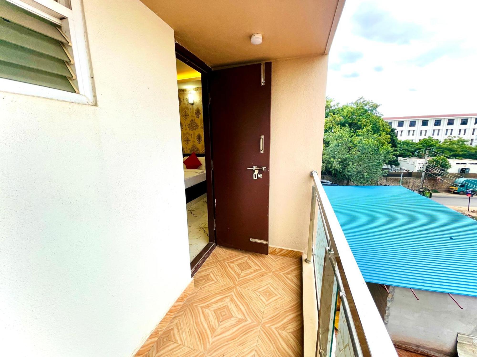 Aura By Agira Hotels Yelahanka エクステリア 写真