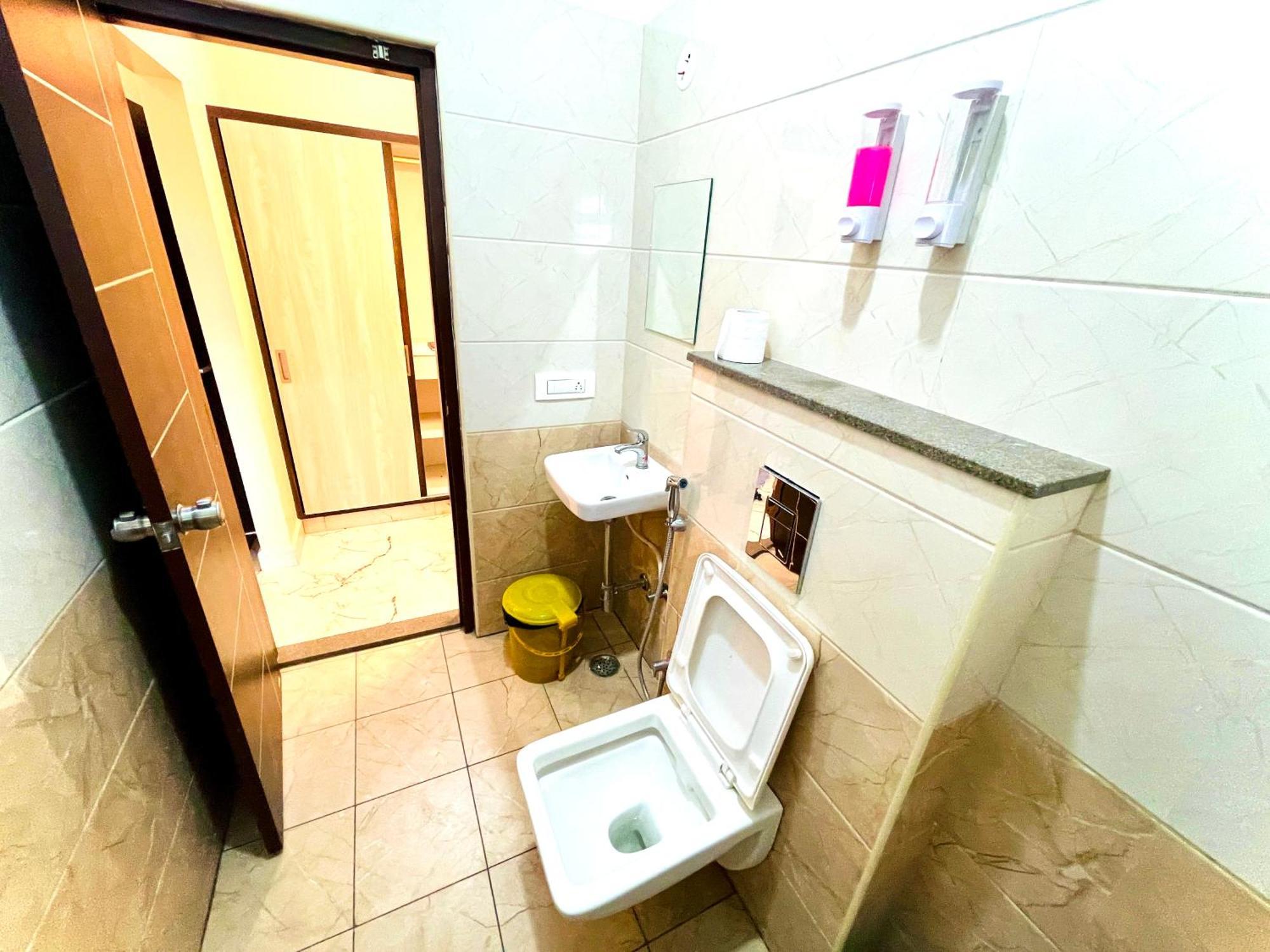 Aura By Agira Hotels Yelahanka エクステリア 写真